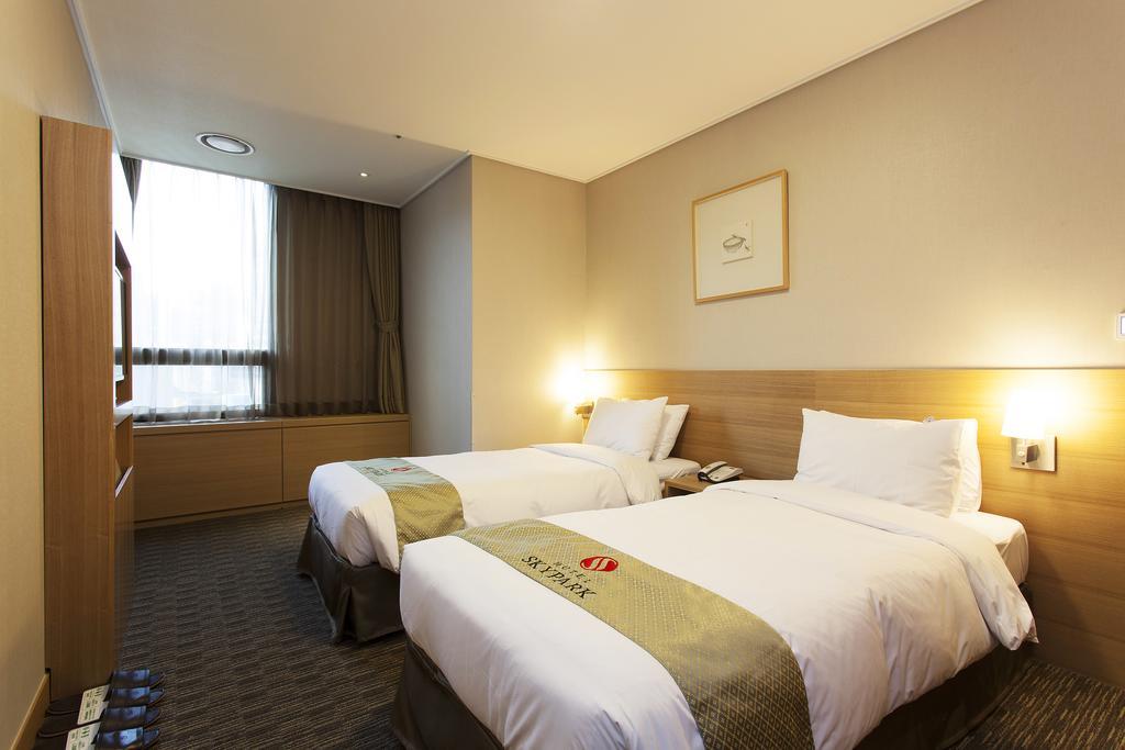 Hotel Skypark Central Myeongdong Seoul Exteriör bild